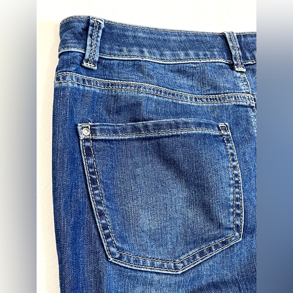 Maurices Everflex High Rise Distressed Blue Women’s Stretchy Jeans Size 10 - Picture 15 of 16